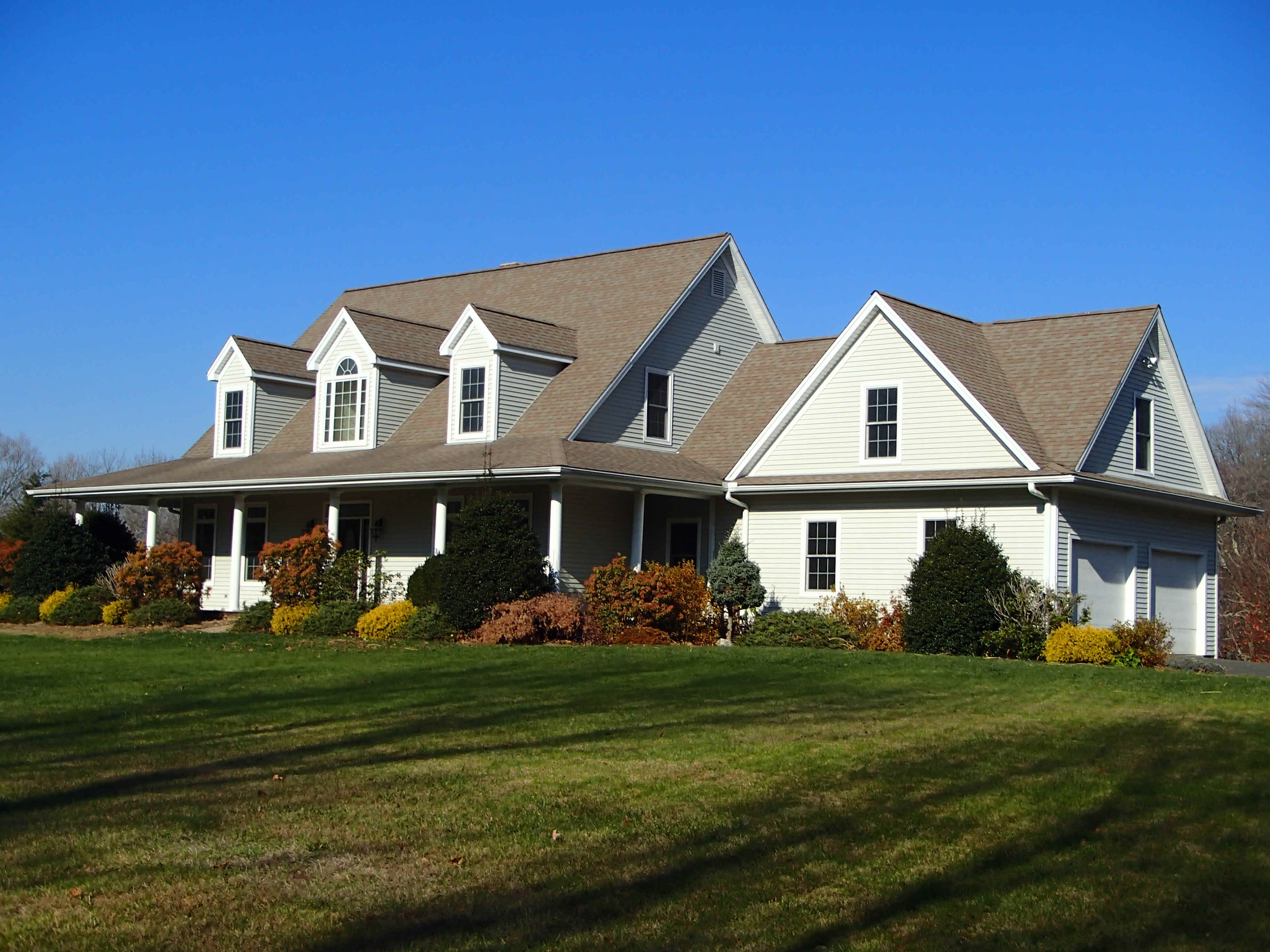 Building photograph for 412 HUT HILL RD